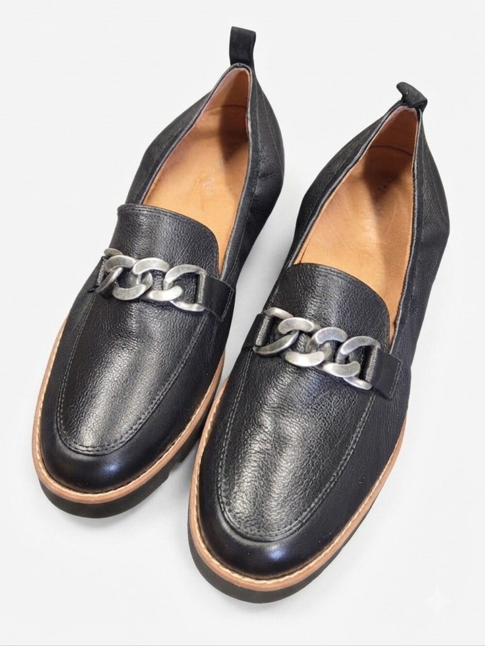 Vionic Cynthia Black Chain Loafer Shoes Size 9  Orthotic Support  Lug Sole